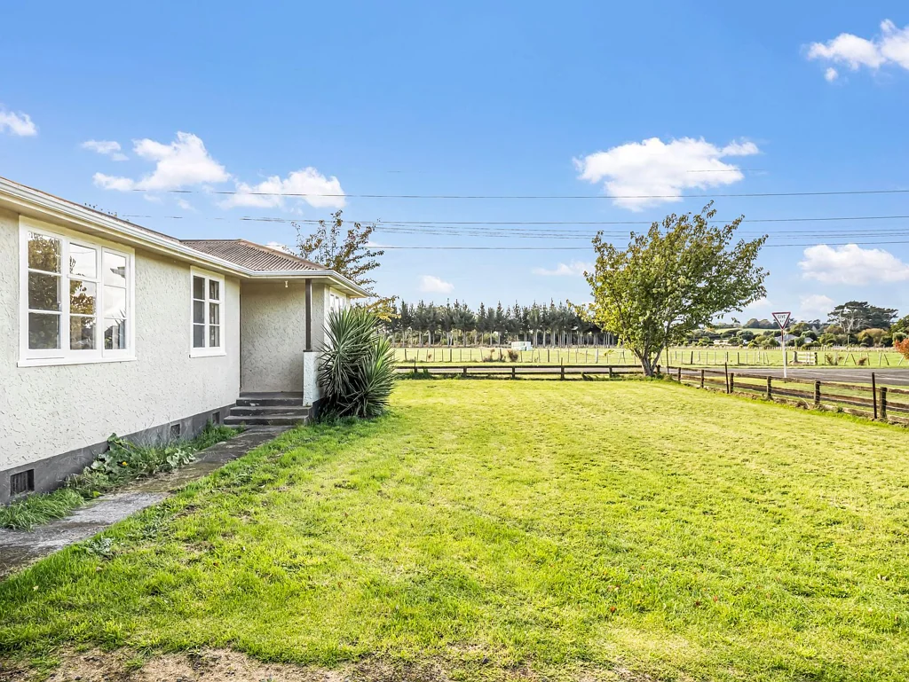 Waverley 3Moenga Room for improvement with a semi-rural outlook