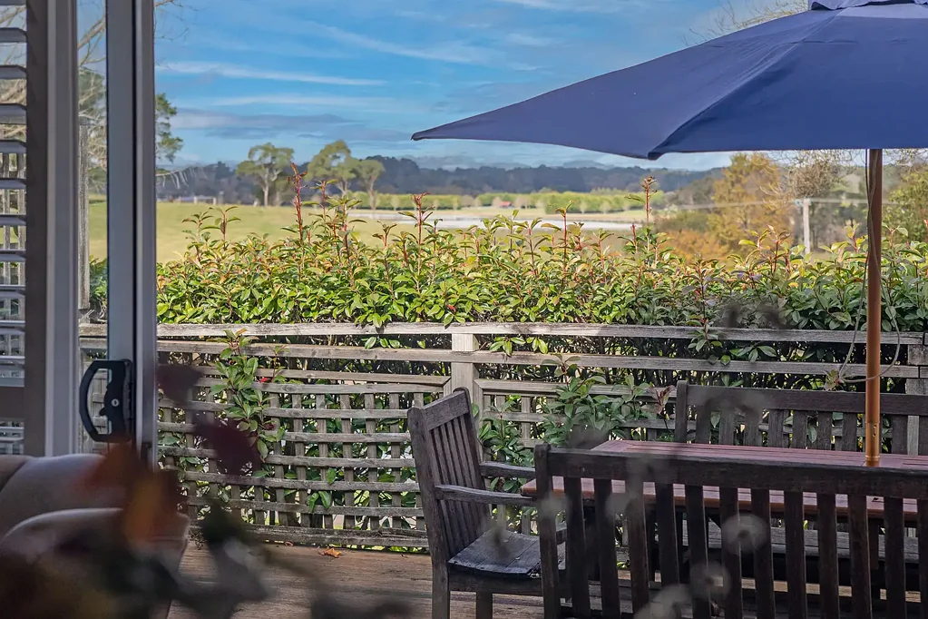 Bowral 4房  Outlook. Character. Space.