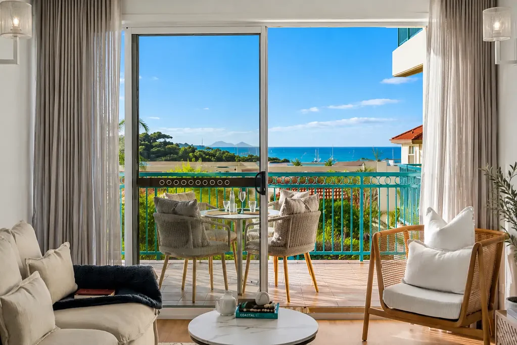 Cannonvale 2房  1 Bedroom, 2nd Bedroom or Dining, 1 Bathroom, 1 Car & Storage