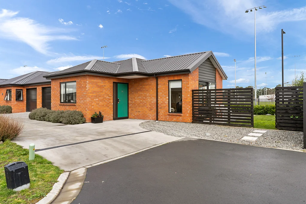 Rolleston 4ਬੈੱਡਰੂਮ Dual Income or Extended Family Home