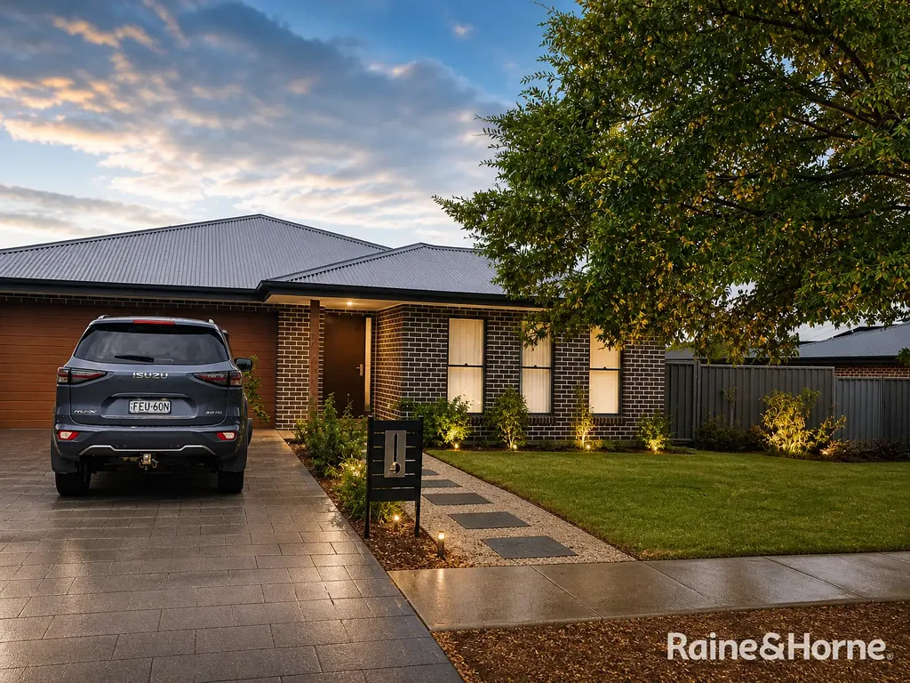 Spacious 4 Bedroom Home Close to Gulgong Town!