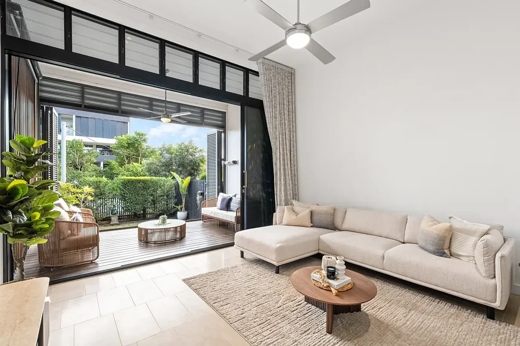 East Gosford 3Zimmer Architectural Luxury with Soaring Ceilings & Designer Finishes