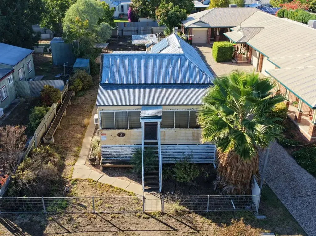 Moree 2 Bedroom 80 Years of Family Ownership & Ready for Its Next Chapter