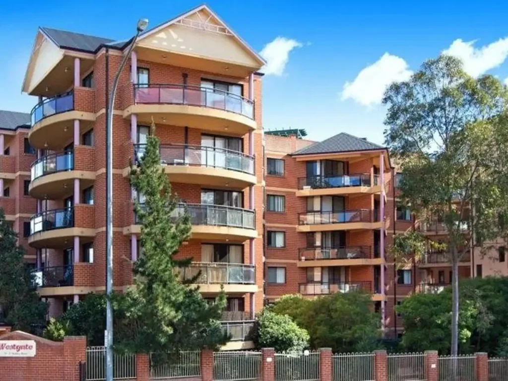 2 Bedroom Unit Within Walking Distance to Blacktown CBD!
