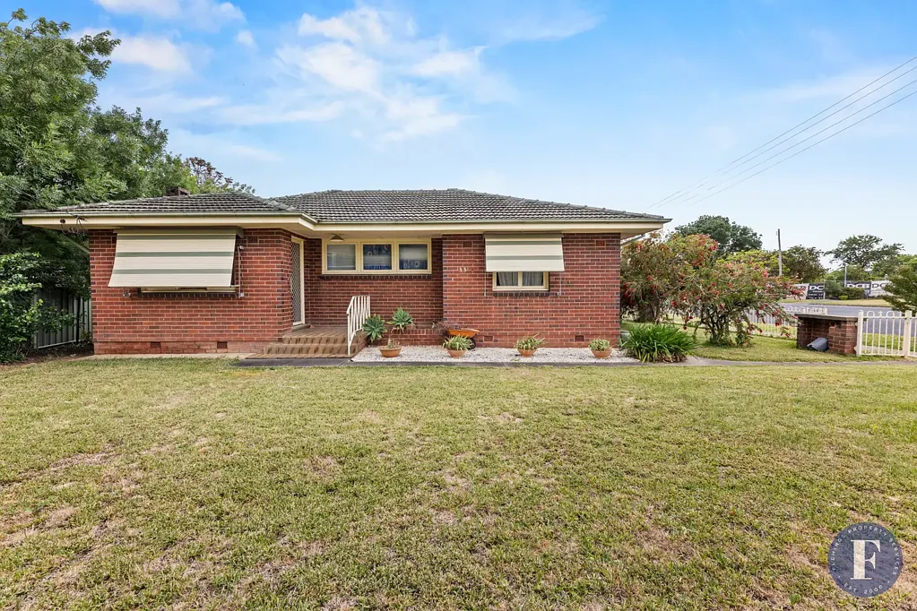 Cootamundra 3chambre Solid Brick Veneer Home in a Convenient Location