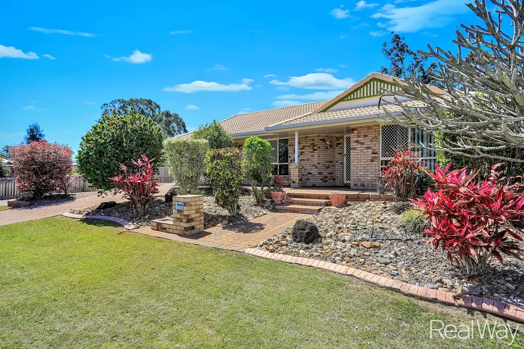 Bundaberg East 4 Slaapkamer Central Location And Parkside Position -This One Will Be Popular!