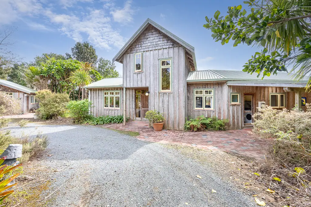 Dargaville Secluded Crafted Sanctuary