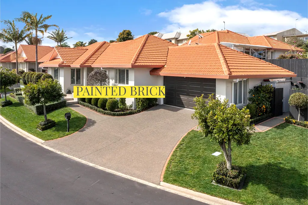 Botany Downs 3Moenga Single-Level Elegance in Exclusive Gated Community