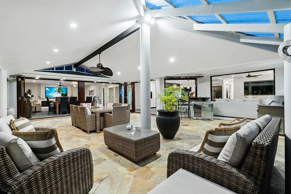 Currumbin Waters 5 Bedroom Auction Next week