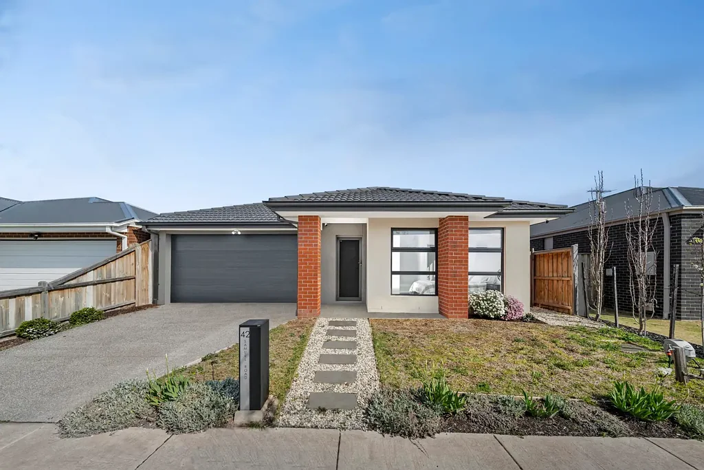 42 Samuel Road, Weir Views, VIC 3338