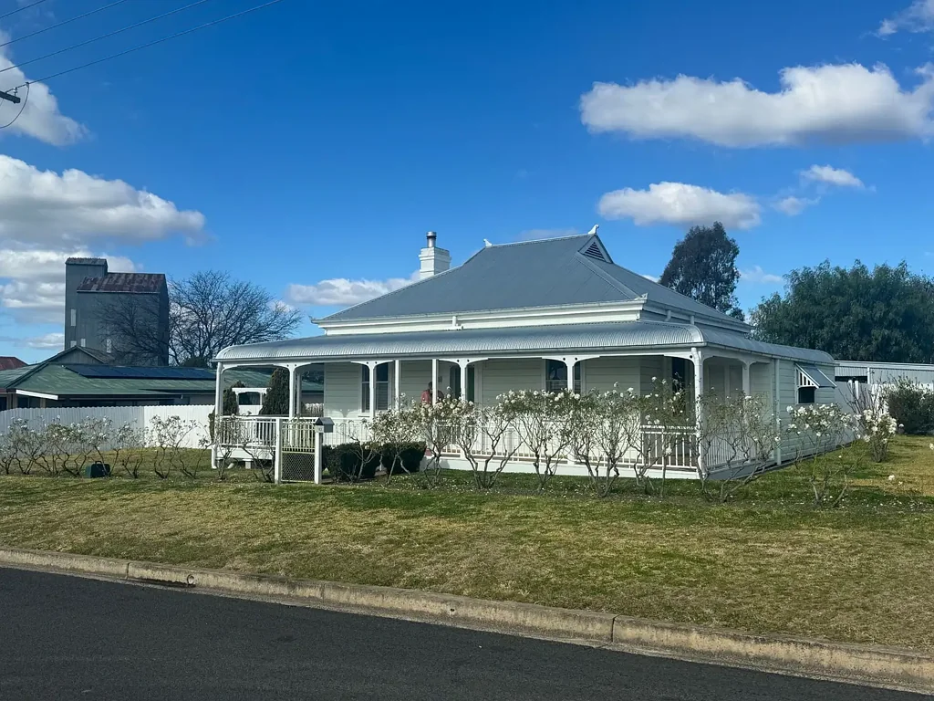 Inverell 3房  Cottage Style Home Circa-1900