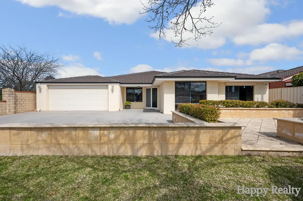 Canning Vale 4房  Expansive Living in a Family-Friendly Location