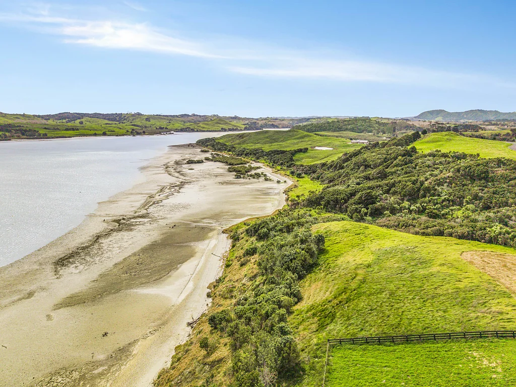 Kaiwaka  The living's easy... and oh so fine!