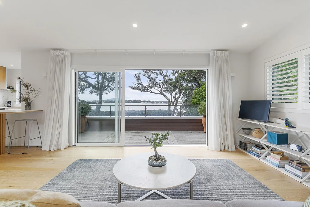 Northcote Point 3Phòng ngủ Sea views, move-in ready, priced to sell