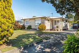 70 Clarence Cox Crescent, Pirimai