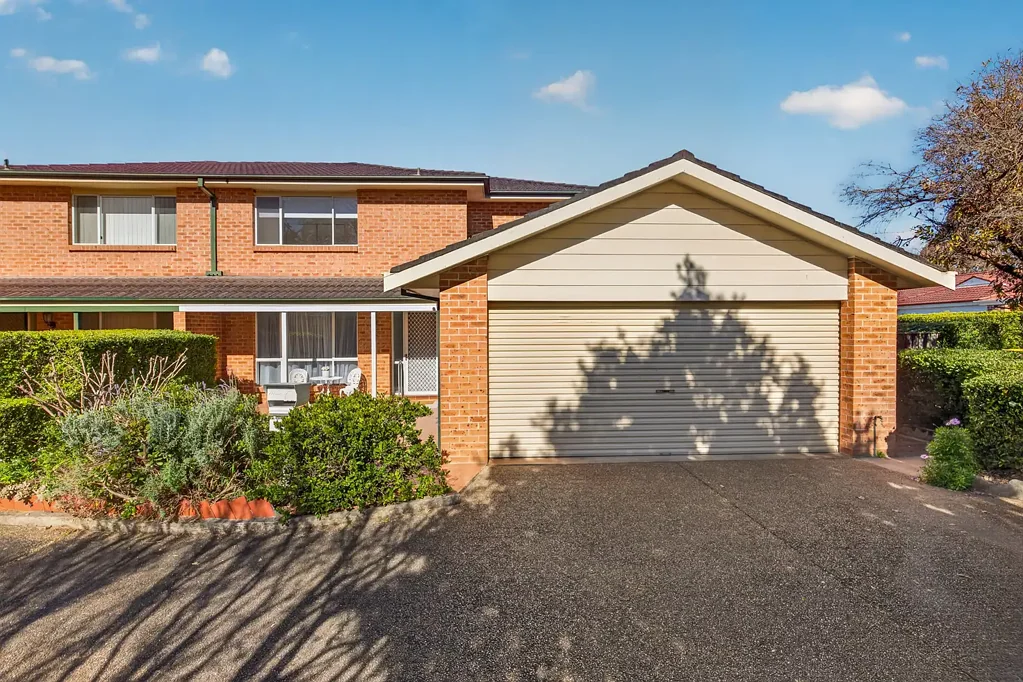 Richmond 3房 坐落于宁静宜人的社区！ Nestled in a Quiet & Desirable Community!