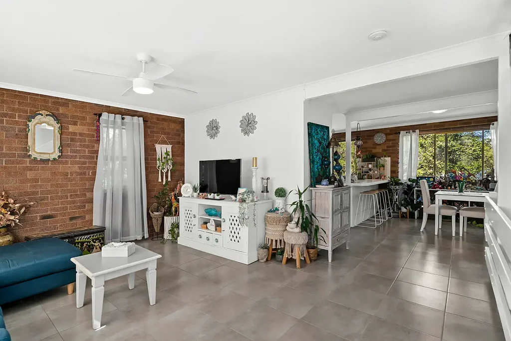 Everton Hills 3ห้องนอน Spacious Townhouse with large private court yard!