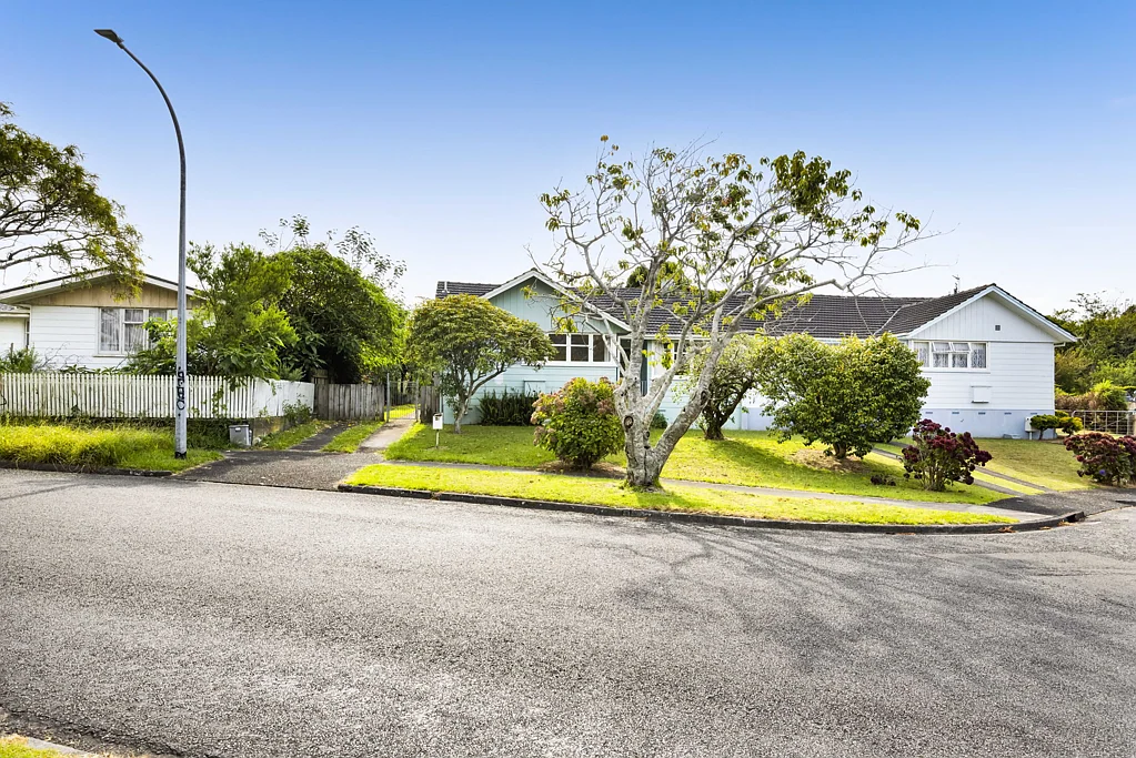 Marfell 3 Slaapkamer 3 bedroom freehold. Must be sold!