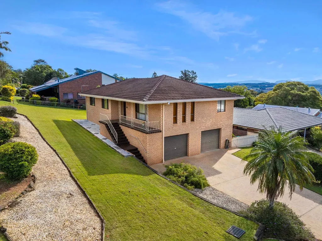 Goonellabah 3房  Family Home With Views