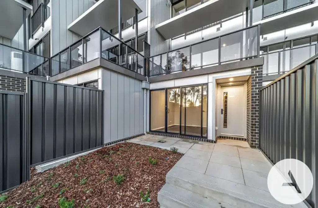 Stylish & Spacious Lakeside Living in Istra!