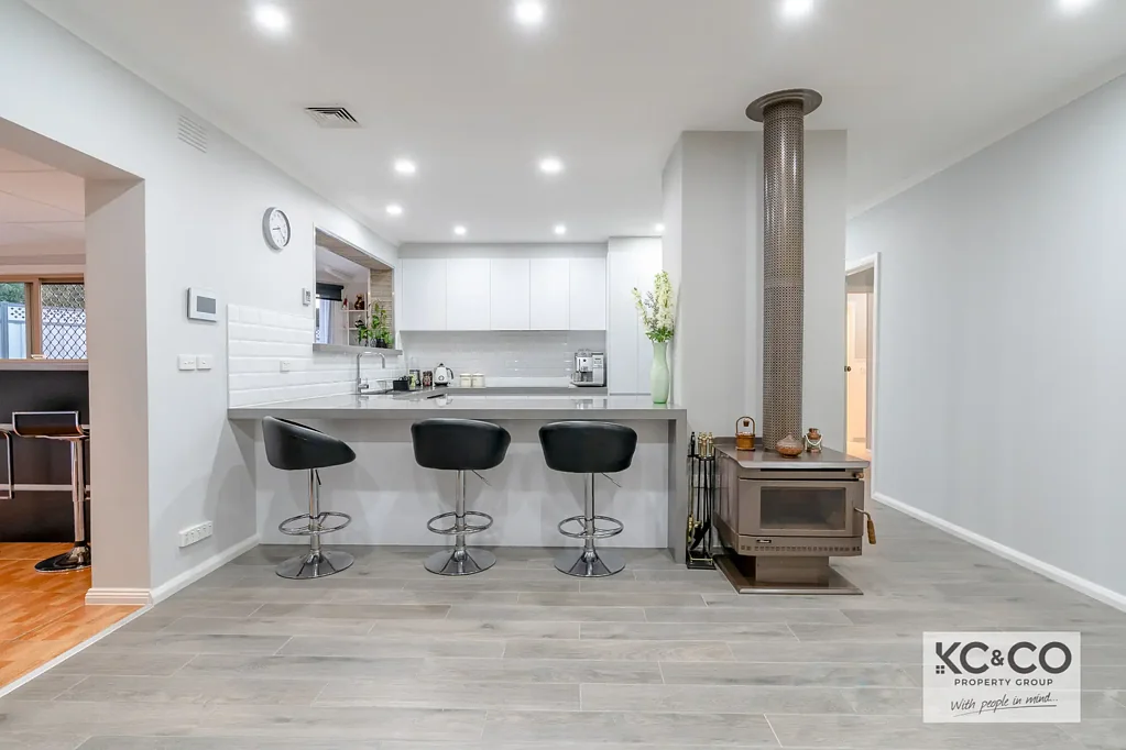 Noble Park 4 Bedroom Magnificent Family Living With All The Comforts!
