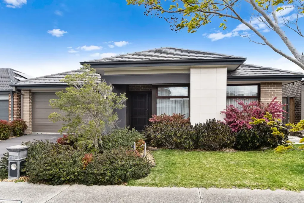 10 Westbourne Street, Clyde North, VIC 3978