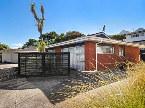 Bucklands Beach 2部屋 Top Macleans School Zone – Affordable Opportunity!