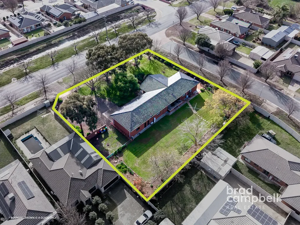 Shepparton 4ห้องนอน RARE LAND, HUGE HOME, ENDLESS POTENTIAL