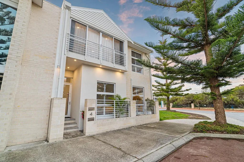 Mandurah 4ਬੈੱਡਰੂਮ Coastal luxury with endless lifestyle and investment potential.