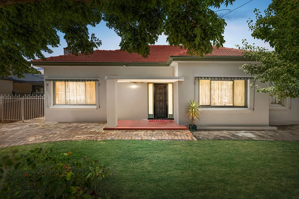 21 Dampier Avenue, Findon, SA 5023