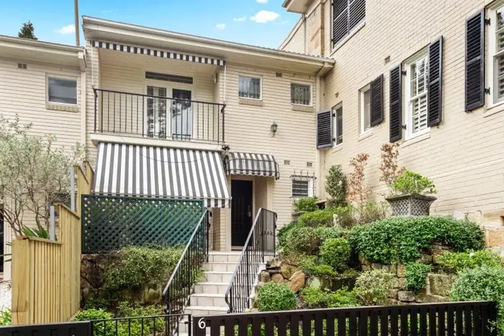 Double Bay Townhouse with Garage