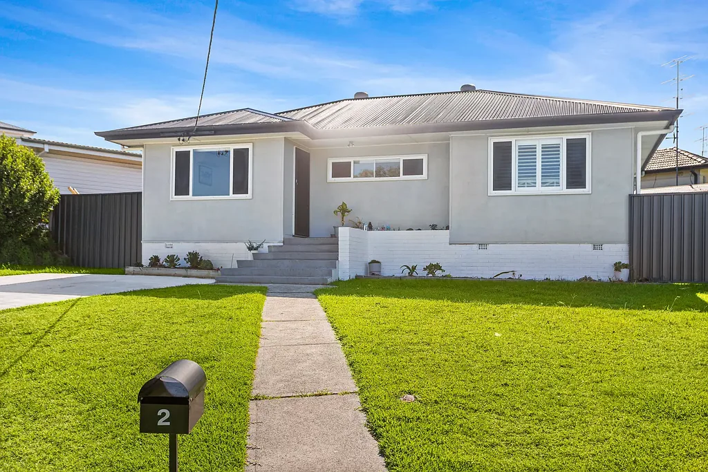 Warilla 3房  STYLISH LIVING ON CORNER BLOCK