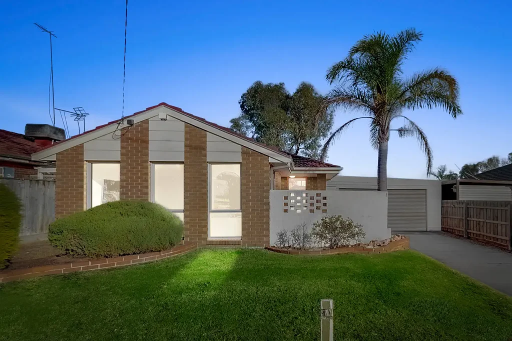 8 Geraldine Drive, Hampton Park, VIC 3976