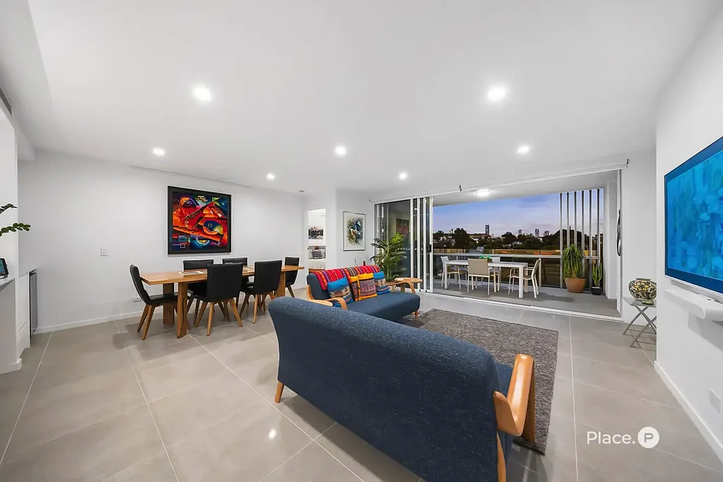 Coorparoo 4Kwarto Rare 4‑Bedroom City View Apartment with Multi‑Purpose room