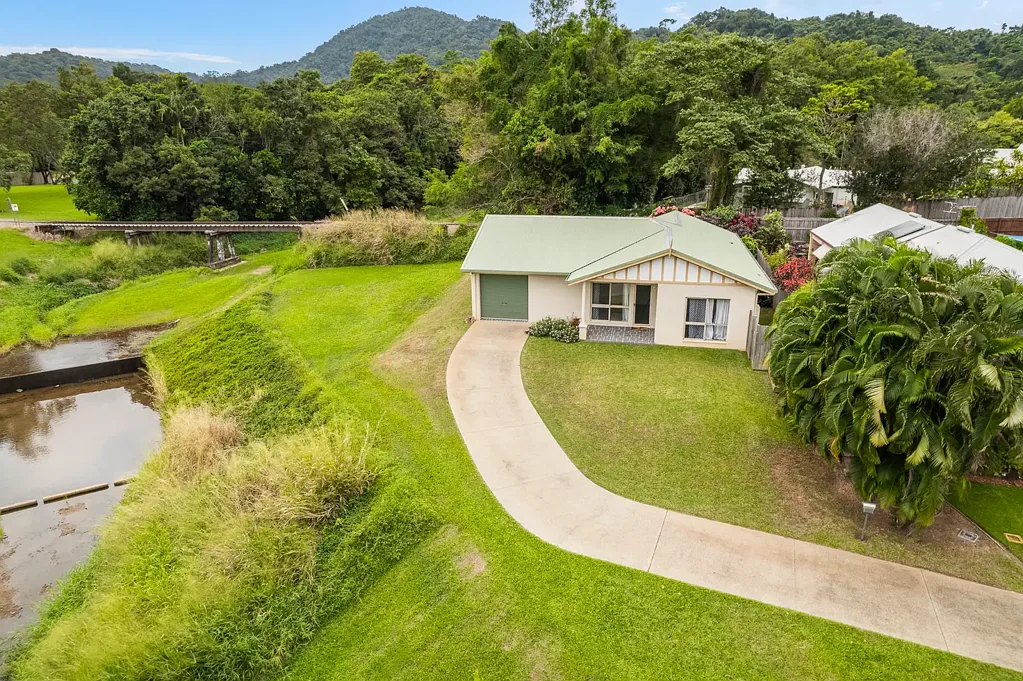 Brinsmead 3chambre Charming Elevated Home in Sought-After Brinsmead Location