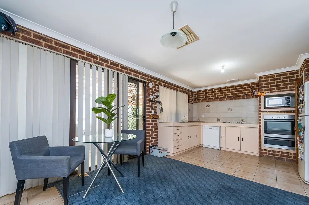 Ballajura 3침실 HUGE 896SQM BLOCK + 3x1 House