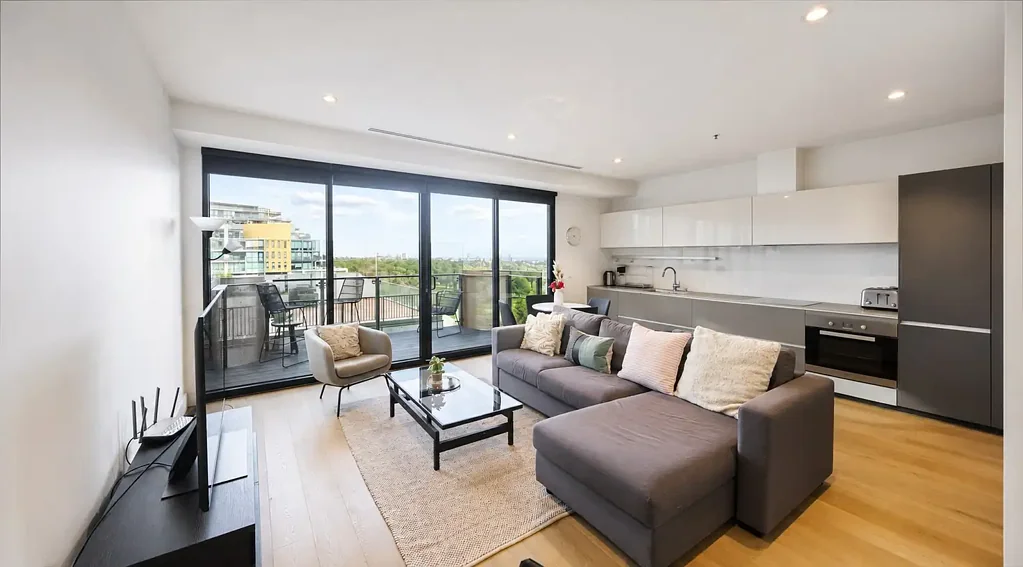 Luxury Fully Furnished Apartment with Breathtaking Park & Bay Views