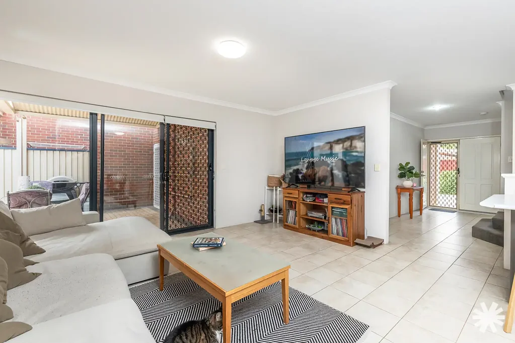 Rivervale 4房  SPACIOUS TOWNHOUSE LIVING WITH ENDLESS FLEXIBILITY - FANTASTIC RENTAL RETURN IN RIVERVALE