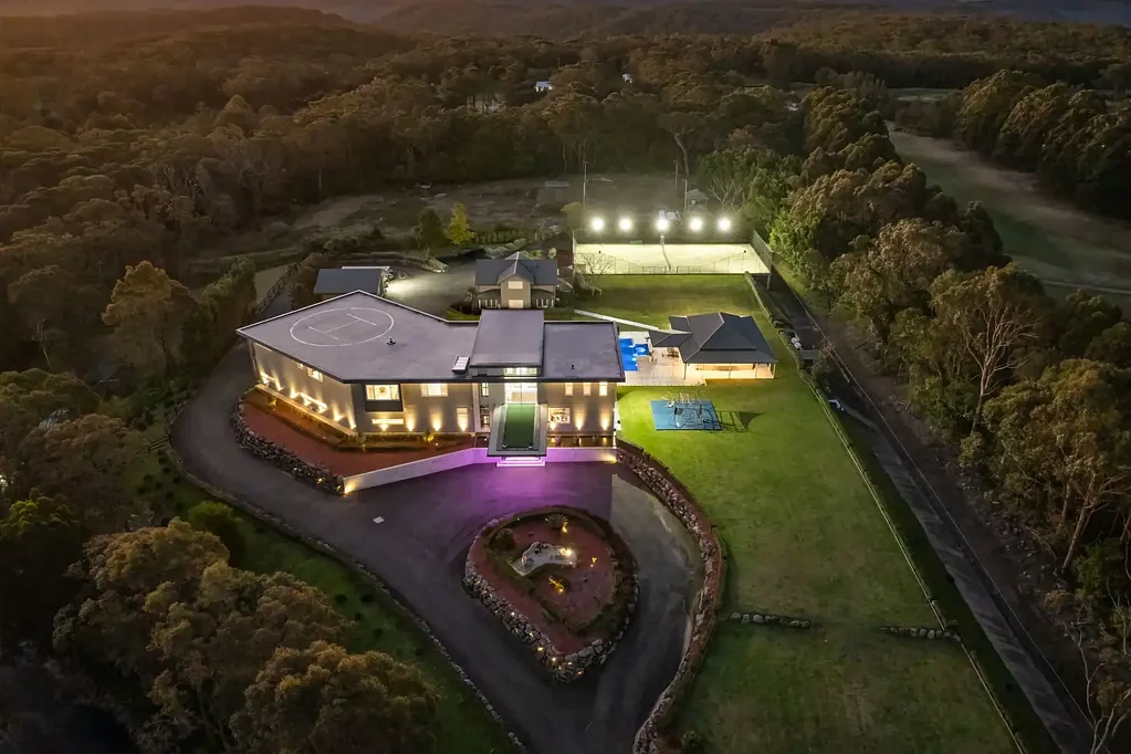 Duffys Forest 9房  毫无疑问是悉尼北岸最好的豪宅！ Arguably the best Mansion in Sydney's North!
