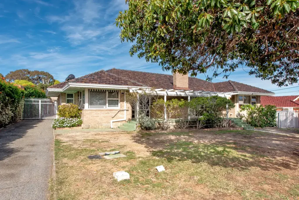 Yokine 3ਬੈੱਡਰੂਮ 903m2 Zoned R30 - TRIPLEX Development Block with Potential City Views