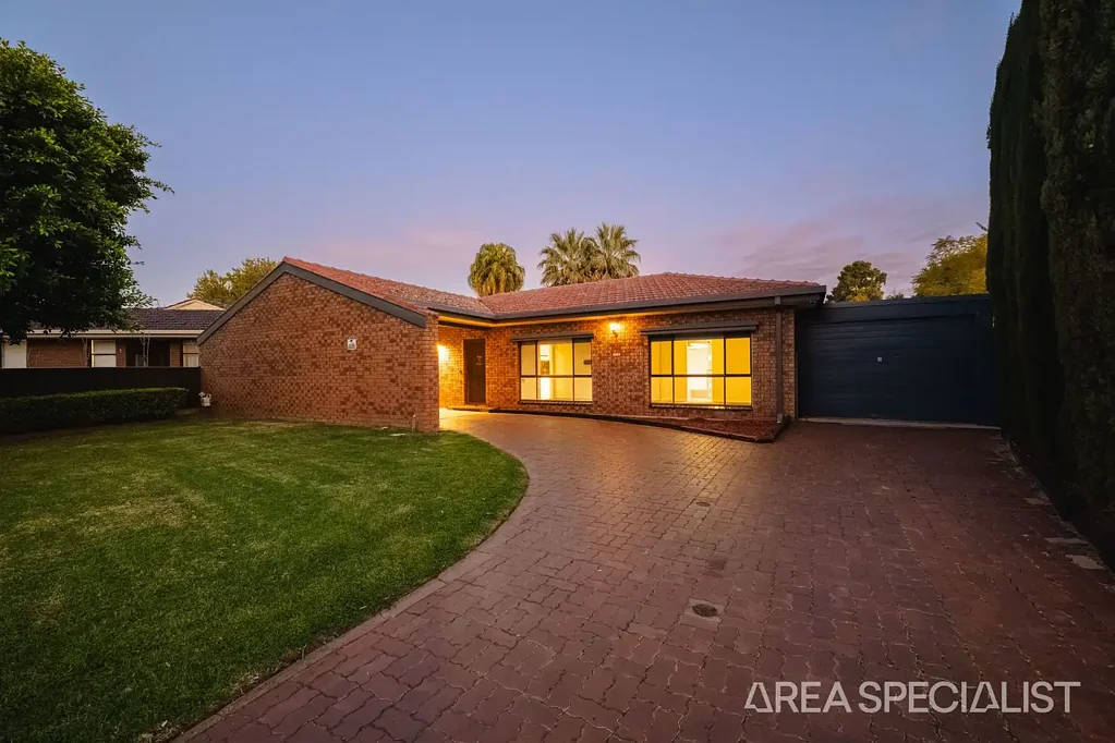 Mildura 4कमरा The Brief: Family Space Meets Summer Living