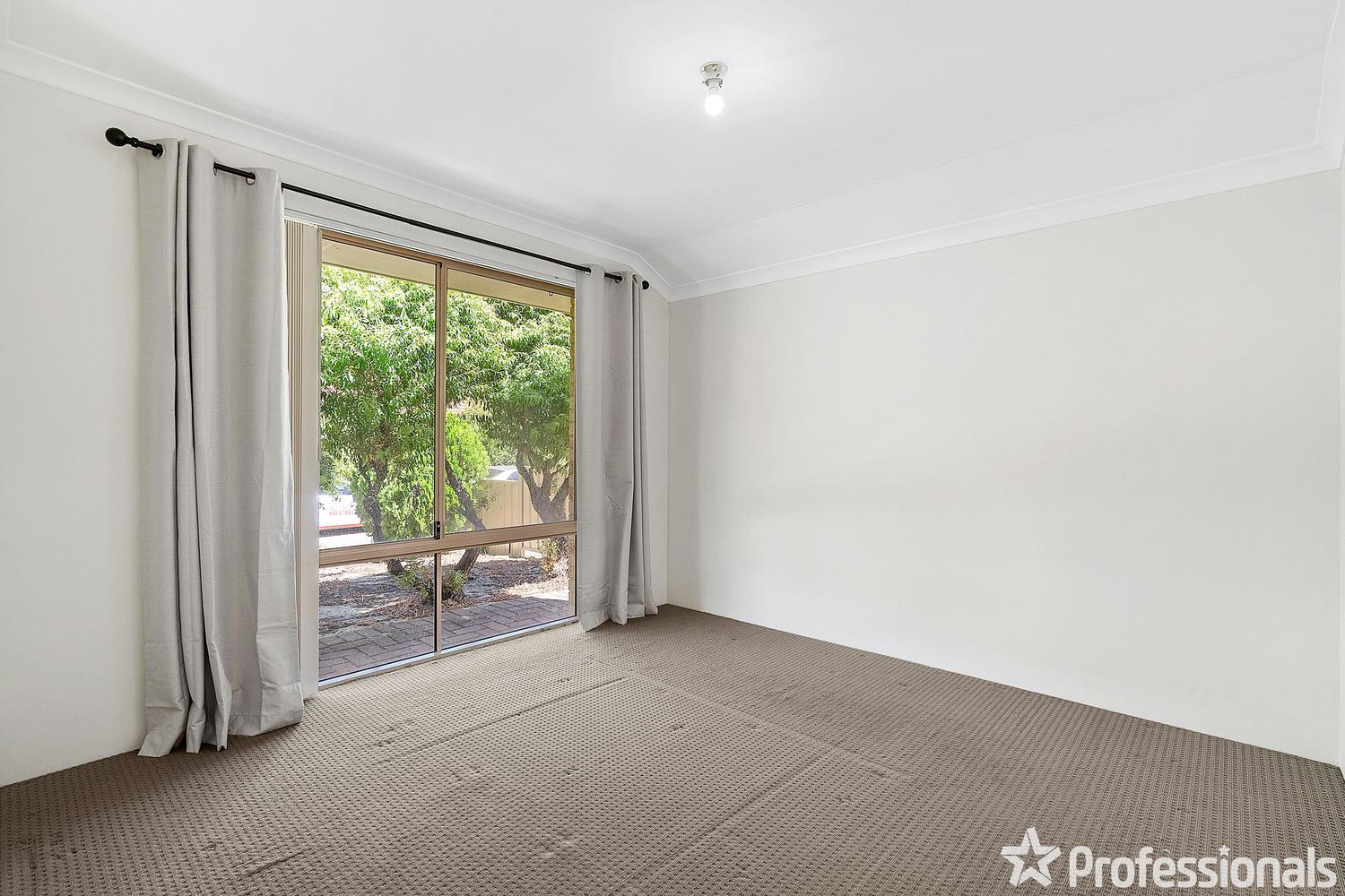 11 BELARING PL, KENWICK WA 6107, 0 habitaciones, 0 baños, House