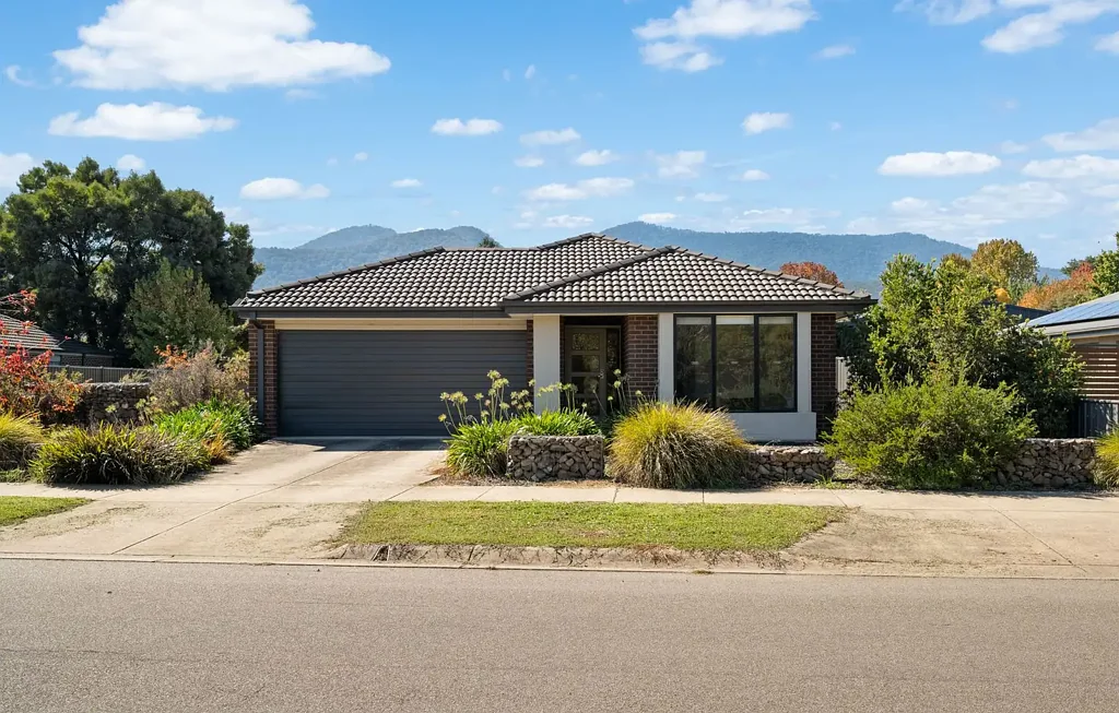 Porepunkah 4房  FAMILY LIVING WITH ICONIC MOUNTAIN VIEWS