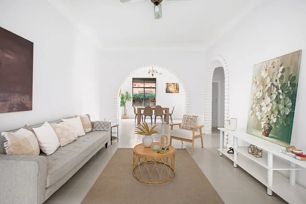 Dulwich Hill 4ห้องนอน Endless family appeal with space, views and future potential