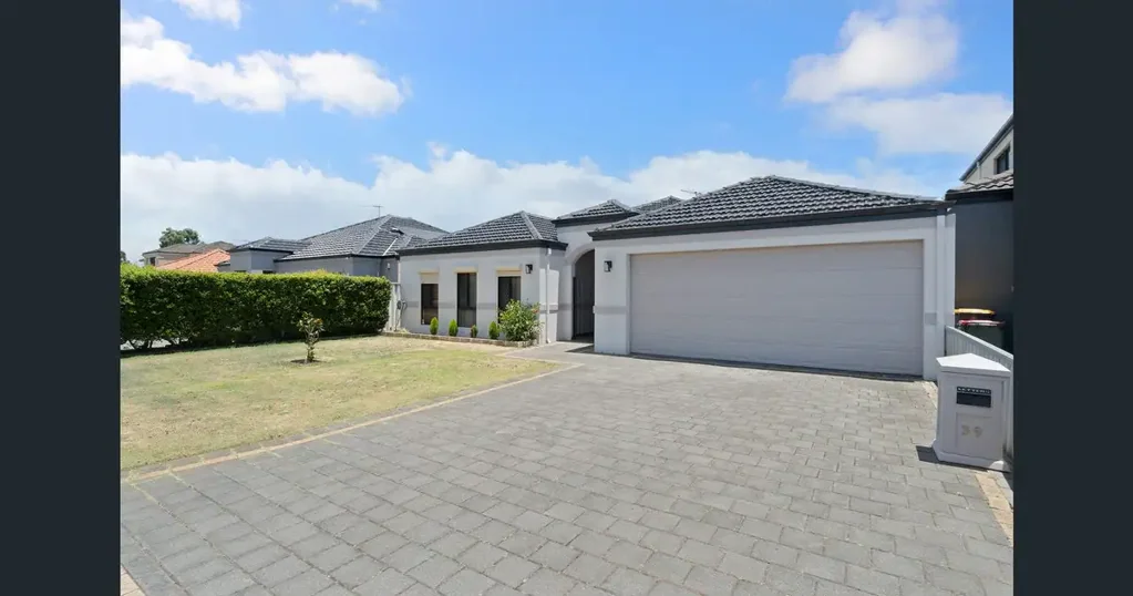 Spacious Family Living in the Heart of Stirling