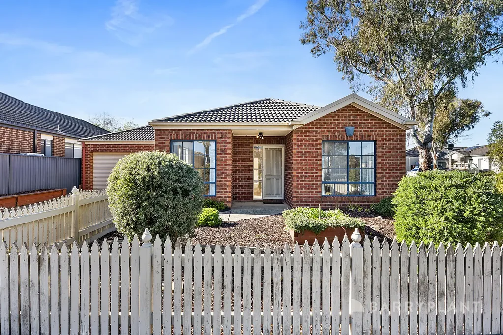 Modern Family Home in a Convenient Pakenham Location