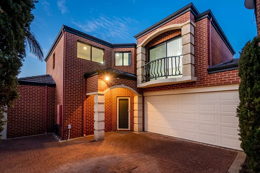 Spacious family townhouse in quiet cul-de-sac