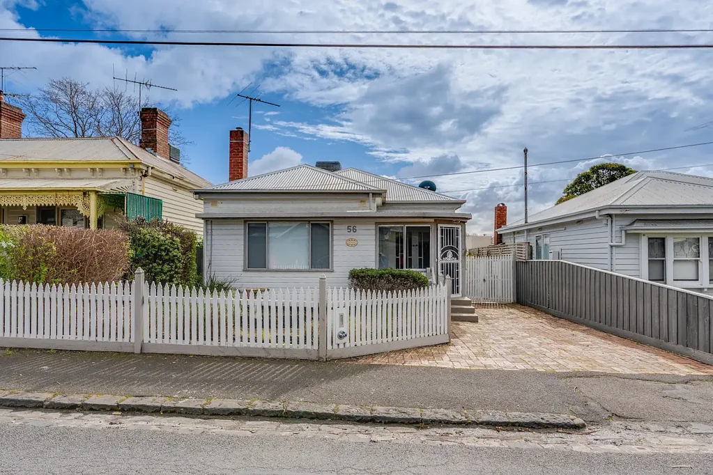 Charming Geelong West Cottage In Prime Pako Location. (Check Out Our 3D Tour Online)