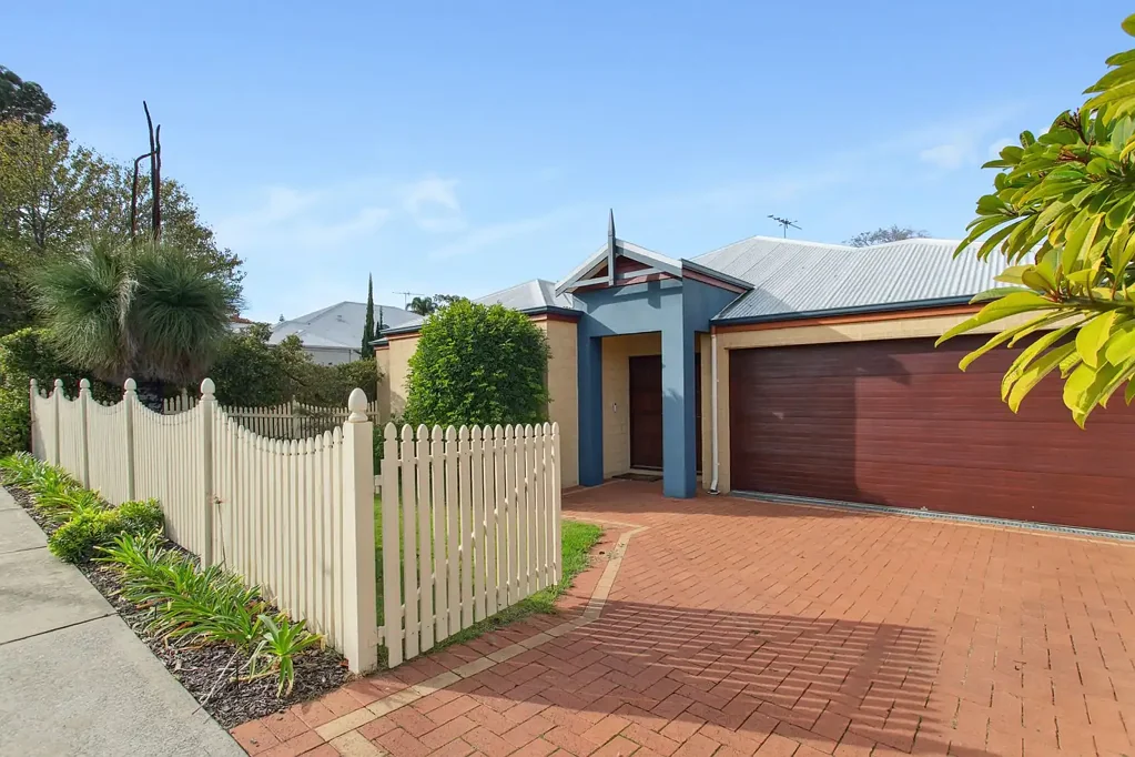 Modern Family Living in Prime Location