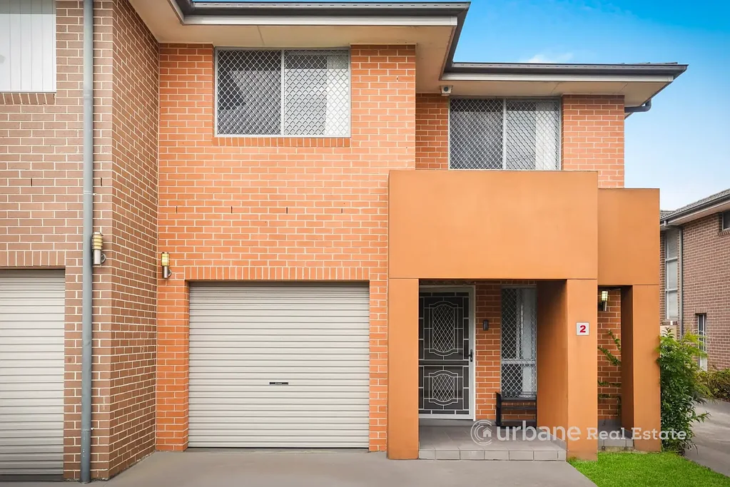 Short walk to Station + Street facing 4 Bed Home